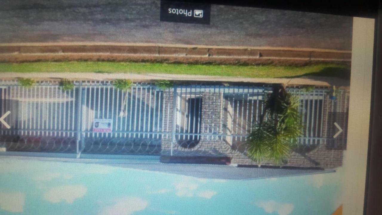 Patzerella'S Cozy Nest Hotel Krugersdorp Exterior foto